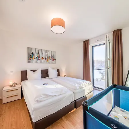 Mueritzquartier No 13 - In Der Hafenresidenz Mit Kamin & Hafenblick Appartement