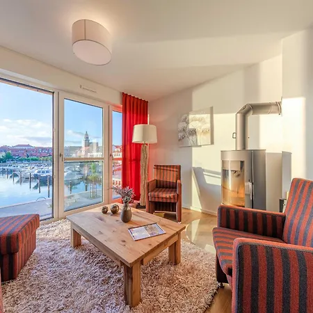 Mueritzquartier No 13 - In Der Hafenresidenz Mit Kamin & Hafenblick Appartement
