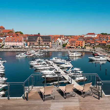 Mueritzquartier No 13 - In Der Hafenresidenz Mit Kamin & Hafenblick *